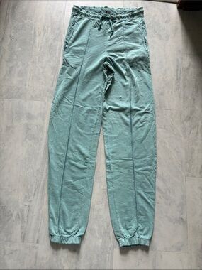 PrettyLittleThings  Joggers Light Teal  high waisted  pockets  size 4Tall NWT